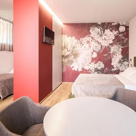 Vicolo Malavolta 7 And ベッド・アンド・ブレックファスト ペダーゾ