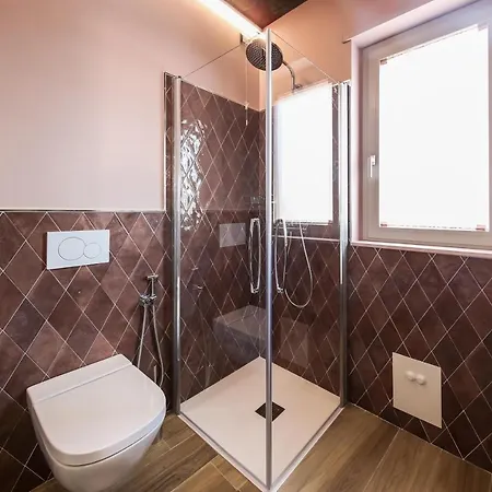 Vicolo Malavolta 7 And 4*