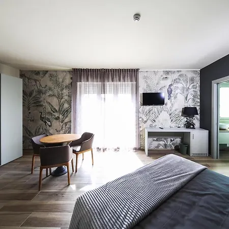 Vicolo Malavolta 7 And 4* ペダーゾ