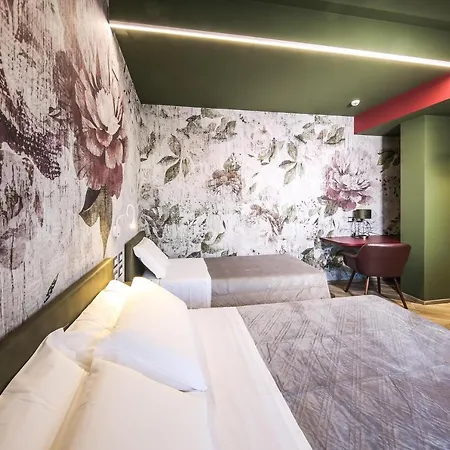 Vicolo Malavolta 7 And 4* ペダーゾ