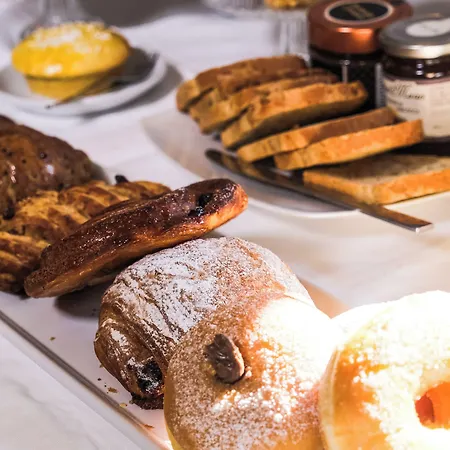 ベッド・アンド・ブレックファスト Vicolo Malavolta 7 And ペダーゾ