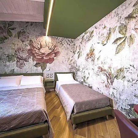 Vicolo Malavolta 7 And 住宿加早餐酒店 4*
